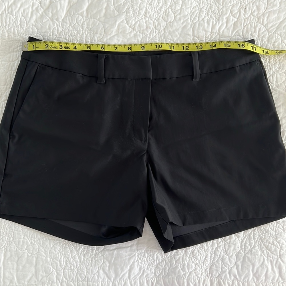 NWOT Ladies Nike Golf Dri-Fit Shorts